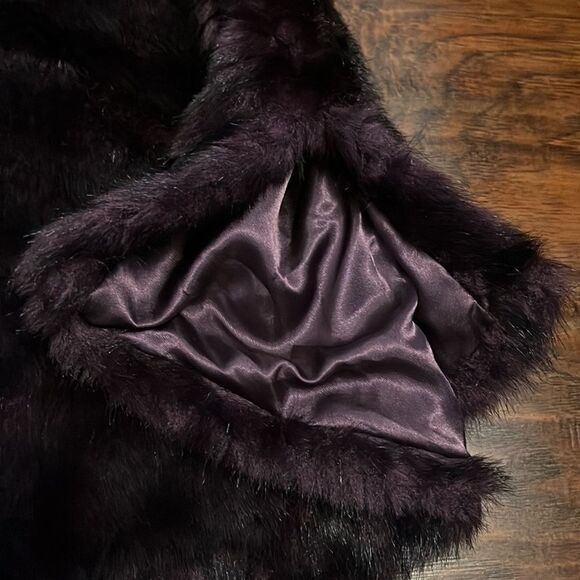 Terry Lewis Faux Fur Purple Black Collar Area Pullover Poncho Event - Picture 8 of 13